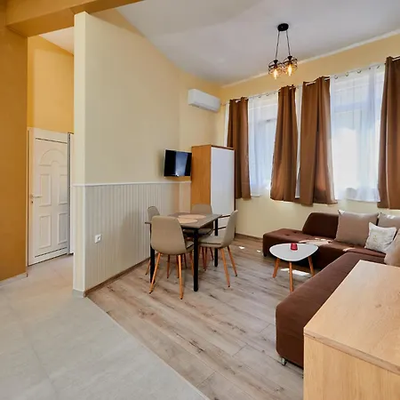Otel Peneka 2*