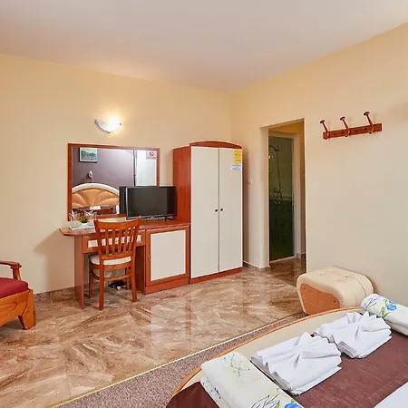 Otel Peneka 2*