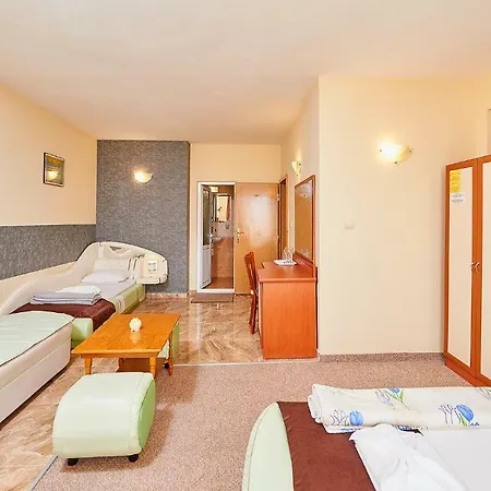 Otel Peneka 2*