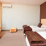 Peneka Ξενοδοχείο 2*