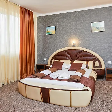 Отель Peneka